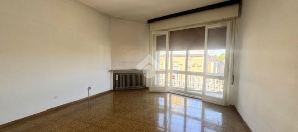 5 bedrooms House in San Benedetto Po, Italy No. 362227 4