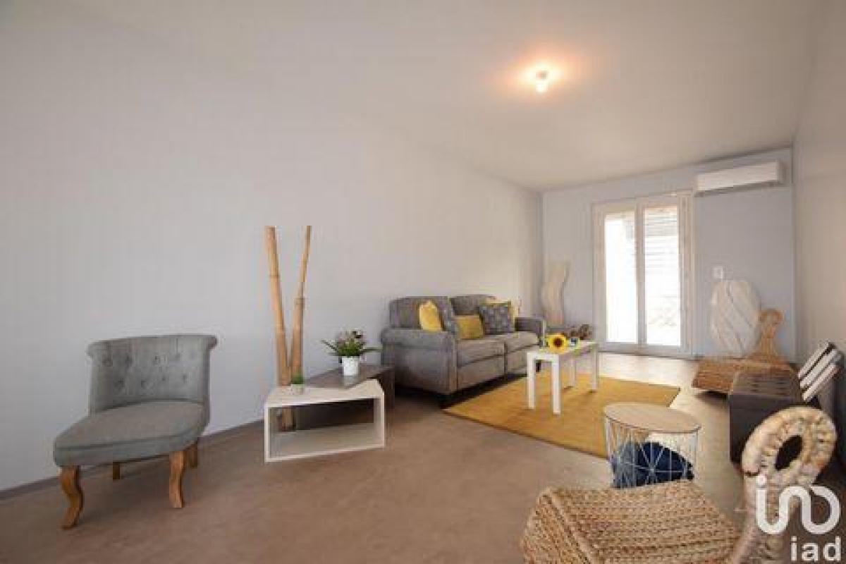3 bedrooms Condo in Beziers, France No. 28470
