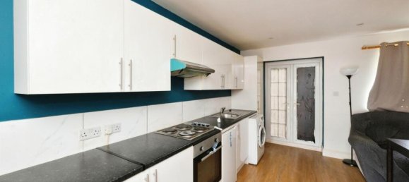 3 bedrooms House in Greenford, United Kingdom No. 6315 4