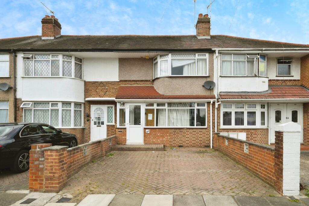 3 bedrooms House in Greenford, United Kingdom No. 6315