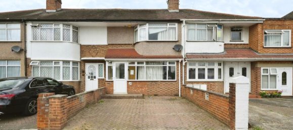 3 bedrooms House in Greenford, United Kingdom No. 6315 13