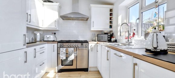 4 bedrooms House in Rainham, United Kingdom No. 4845 5