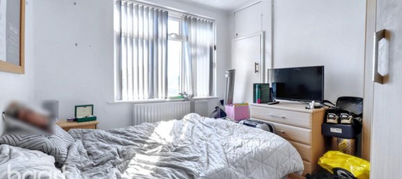 4 bedrooms House in Rainham, United Kingdom No. 4845 30