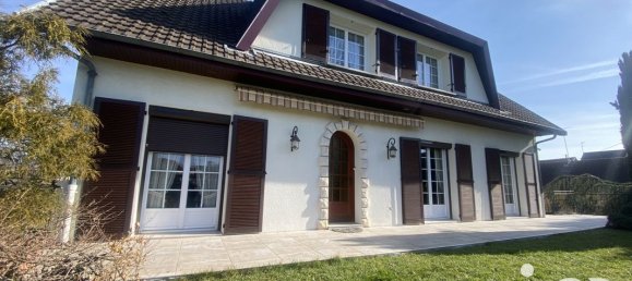 4 bedrooms House in Commentry, France No. 203822 2