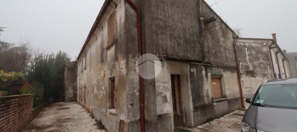 9 rooms House in Mantua, Italy No. 247776 10