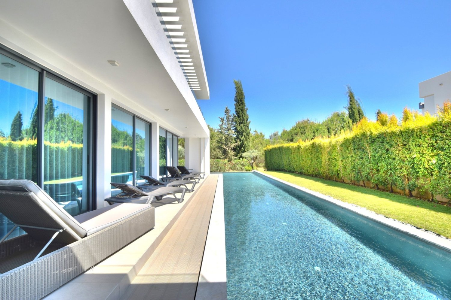 4 bedrooms Villa in Quarteira, Portugal No. 114983