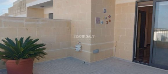 2 bedrooms Penthouse in Xaghra, Malta No. 5873 10