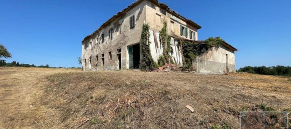 5 bedrooms House in Capannoli, Italy No. 710 4