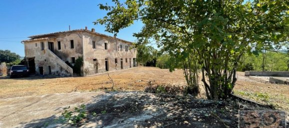 5 bedrooms House in Capannoli, Italy No. 710 6