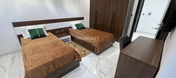 2 bedrooms Penthouse in Sliema, Malta No. 10276 12