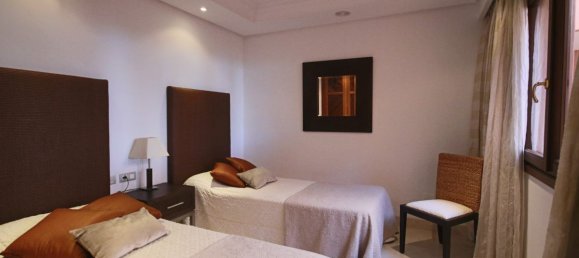 3 bedrooms Apartment in Estepona, Spain No. 2898 18