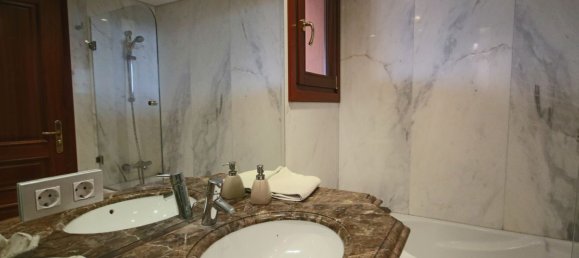 3 bedrooms Apartment in Estepona, Spain No. 2898 4