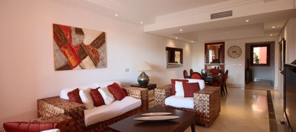 3 bedrooms Apartment in Estepona, Spain No. 2898 2