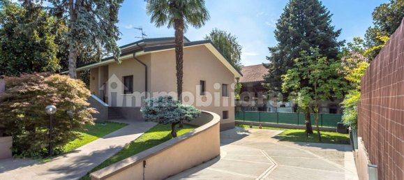 4 bedrooms Villa in Corsico, Italy No. 333064 23