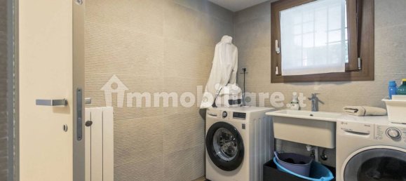 4 bedrooms Villa in Corsico, Italy No. 333064 12