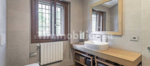 4 bedrooms Villa in Corsico, Italy No. 333064 8