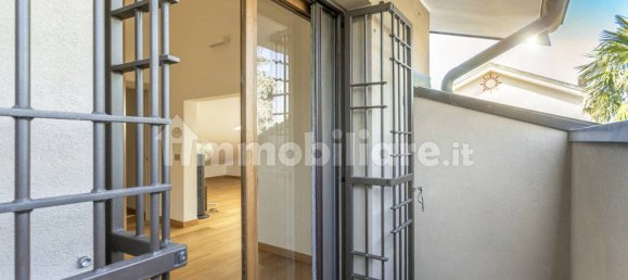 4 bedrooms Villa in Corsico, Italy No. 333064 5