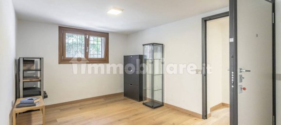 4 bedrooms Villa in Corsico, Italy No. 333064 10