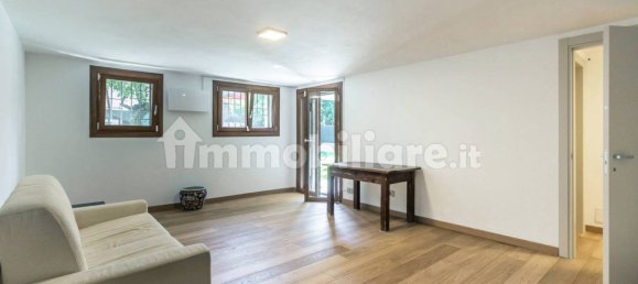 4 bedrooms Villa in Corsico, Italy No. 333064 14