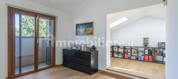 4 bedrooms Villa in Corsico, Italy No. 333064 2