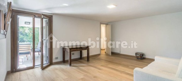 4 bedrooms Villa in Corsico, Italy No. 333064 16