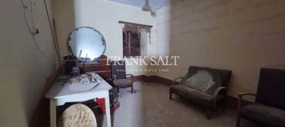 4 bedrooms Maisonette in Xghajra, Malta No. 2737 3