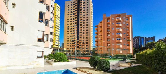 4 bedrooms Apartment in Lisbon, Portugal No. 127196 2