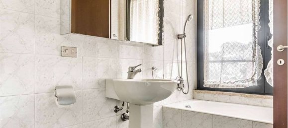 4 rooms Building in Milan, Italy No. 260194 11