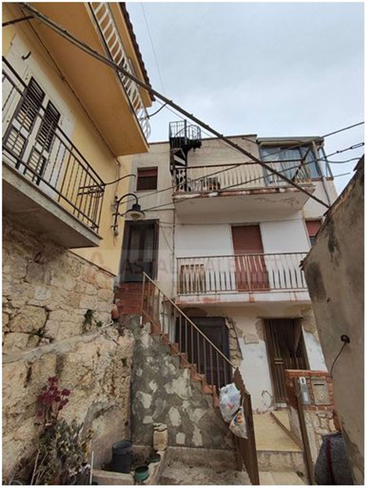 Квартира с 5 спальнями в Шикли, Италия № 372370