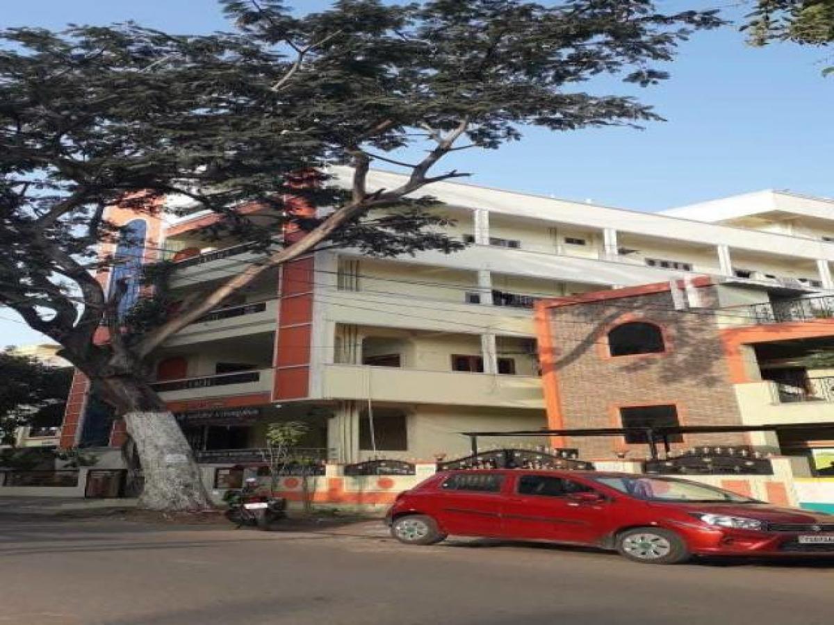 10 bedrooms House in Hyderabad, India No. 1649