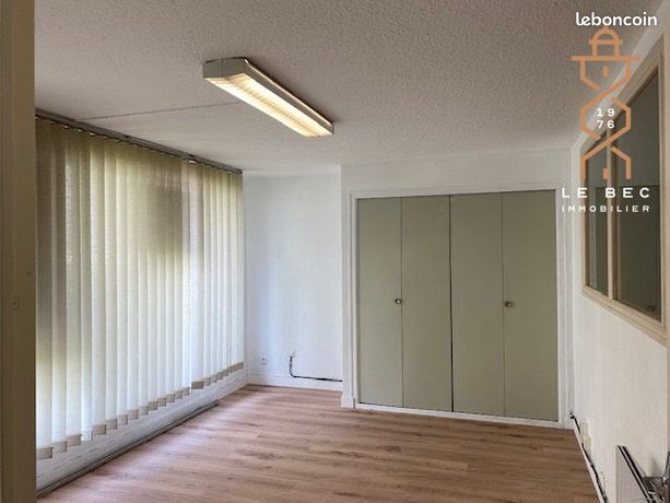  عقار تجاري في Vannes, France 90متر مربع رقم 281622