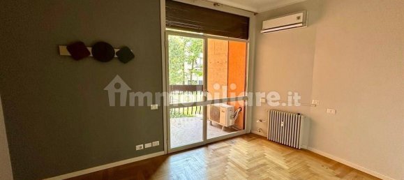 Квартира с 3 спальнями в Монца, Италия № 374028 24