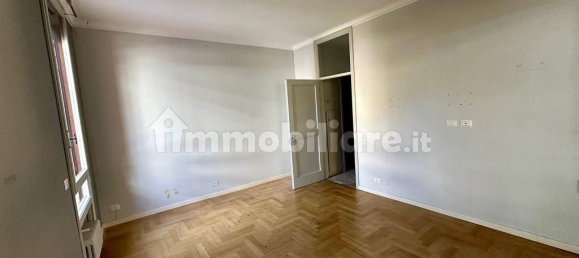 Квартира с 3 спальнями в Монца, Италия № 374028 3