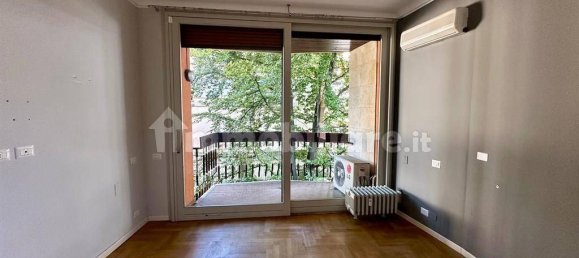 Квартира с 3 спальнями в Монца, Италия № 374028 4