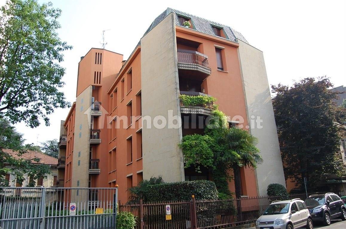 Квартира с 3 спальнями в Монца, Италия № 374028