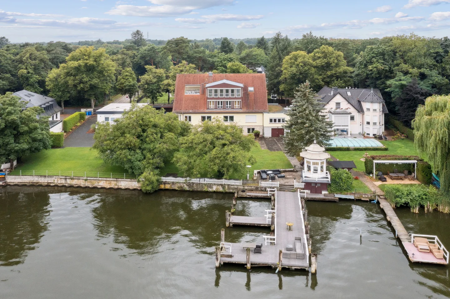 Edifício de 15 divisões em Dahme-Spreewald, Germany N.º 354533