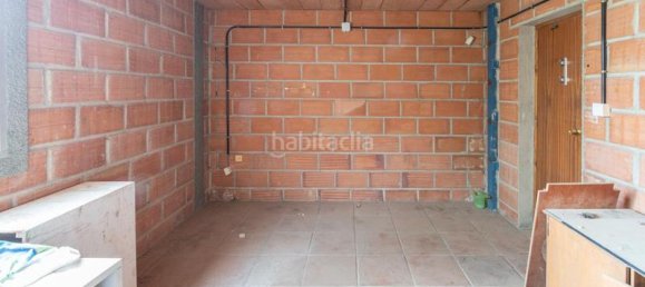 Коммерческая недвижимость 240м² в Хун, Испания № 181380 12