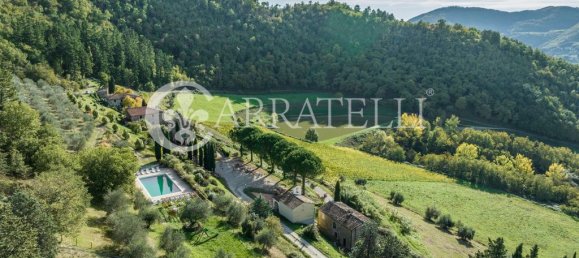 32 bedrooms House in Florence, Italy No. 105635 10