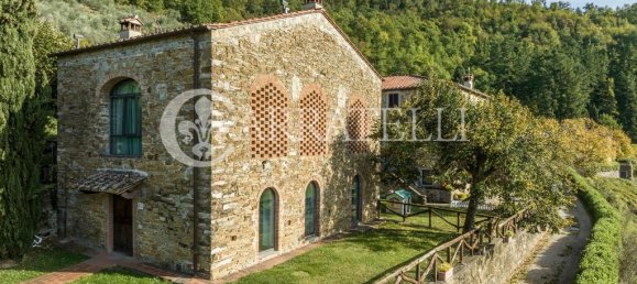 32 bedrooms House in Florence, Italy No. 105635 7