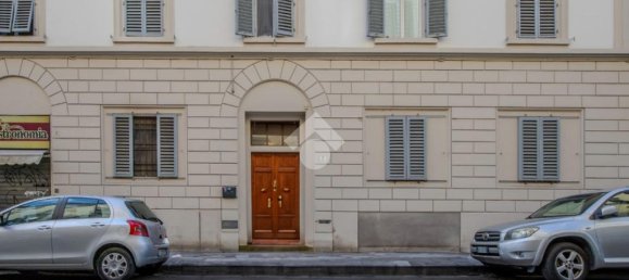 2 bedrooms Apartment in Florence, Italy No. 272082 2