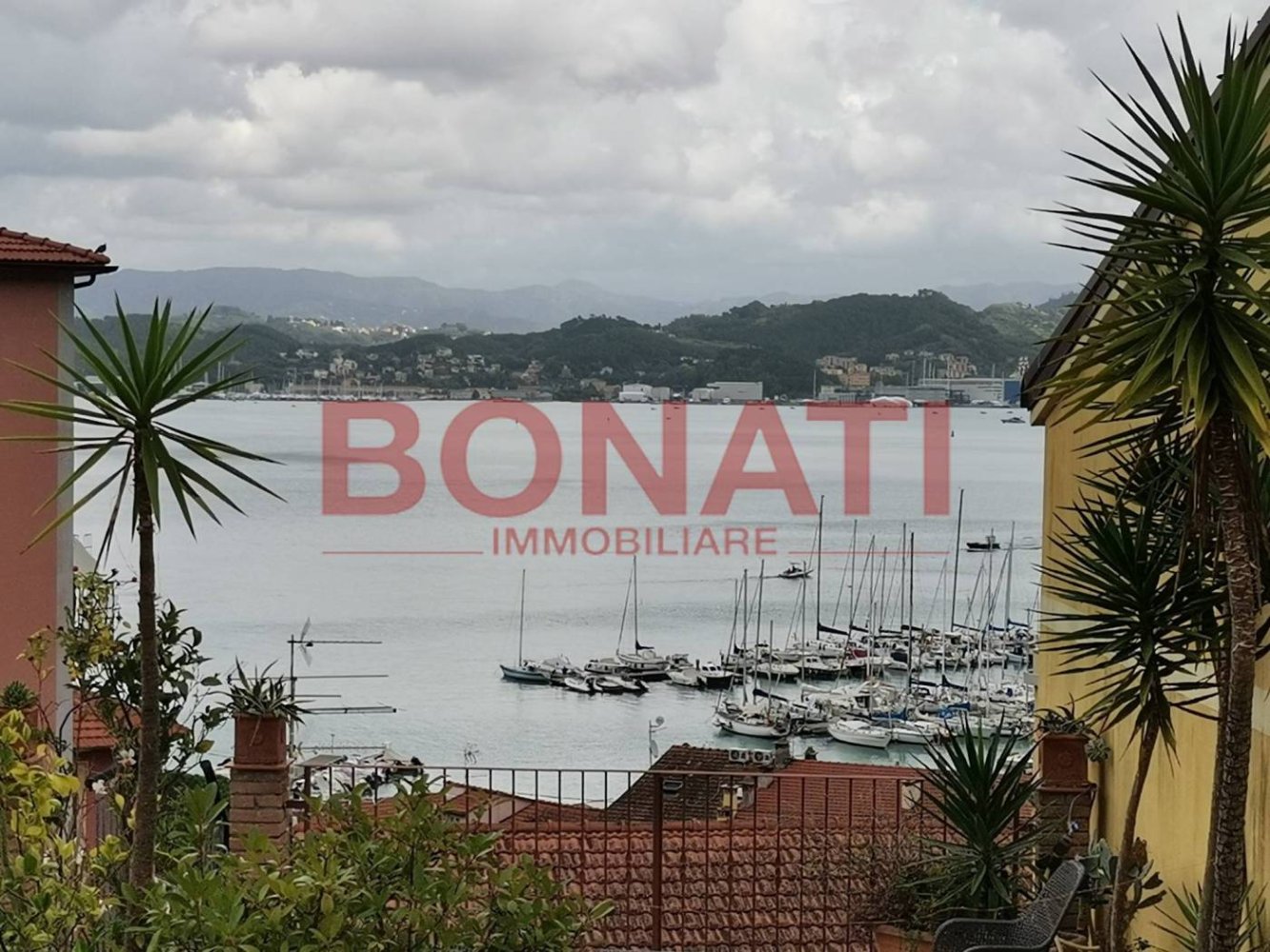 Квартира с 2 спальнями в Портовенере, Италия № 80492