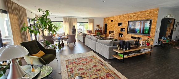 Casa de 4 dormitorios en Solaro, France No. 235281 3