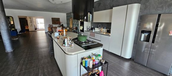 Casa de 4 dormitorios en Solaro, France No. 235281 5