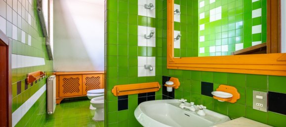 Villa de 4 dormitorios en Lucca, Italy No. 323235 22