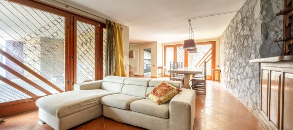 Villa de 4 dormitorios en Lucca, Italy No. 323235 25