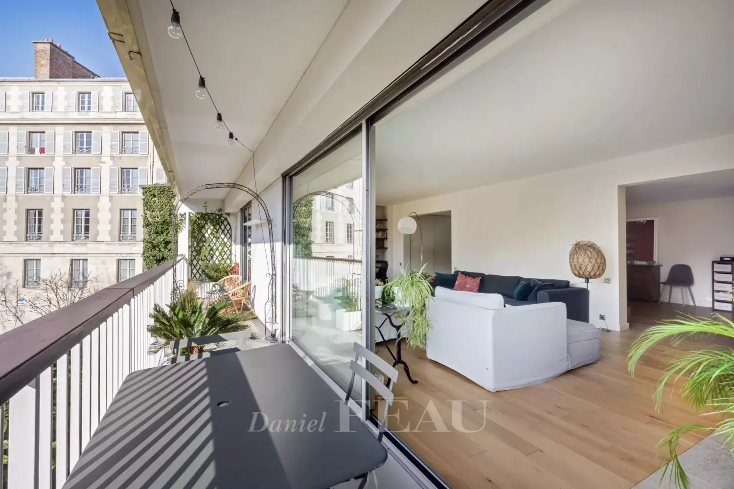 6 bedrooms Apartment in Paris, France No. 142798