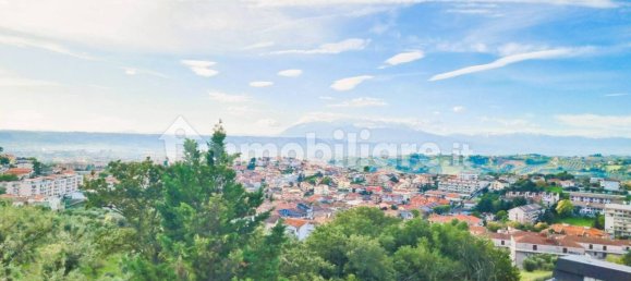 4 غرف نوم منزل ذو طابقين في Pescara, Italy رقم 272881 6