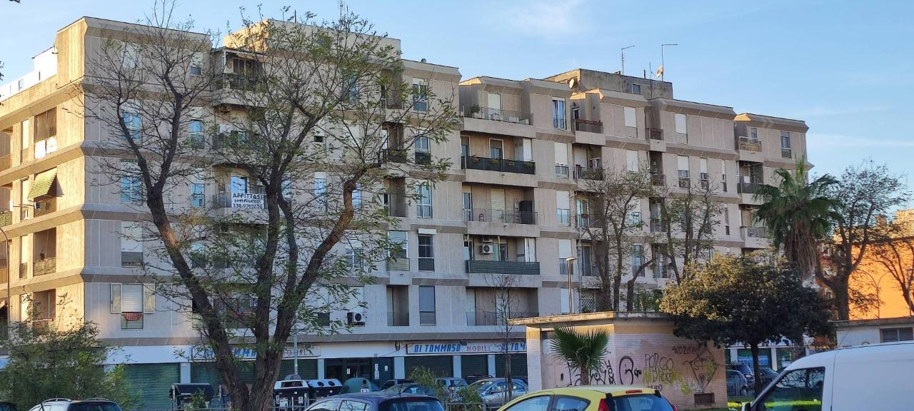 2 rooms Apartment in Rome, Italy No. 130146