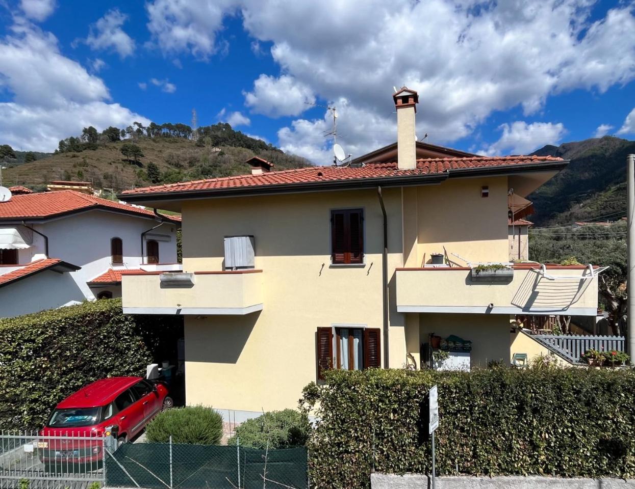 4 rooms Villa in Montignoso, Italy No. 167918