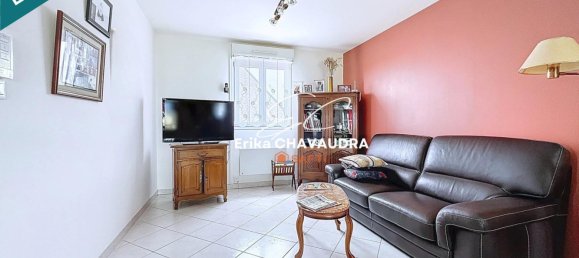 3 Schlafzimmer Haus in Cantin, France, Nr. 308113 2